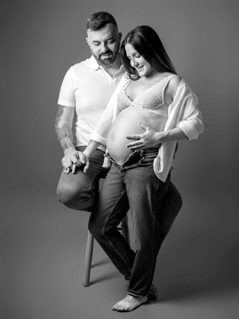 Fotografía de maternidad en estudio Tarragona