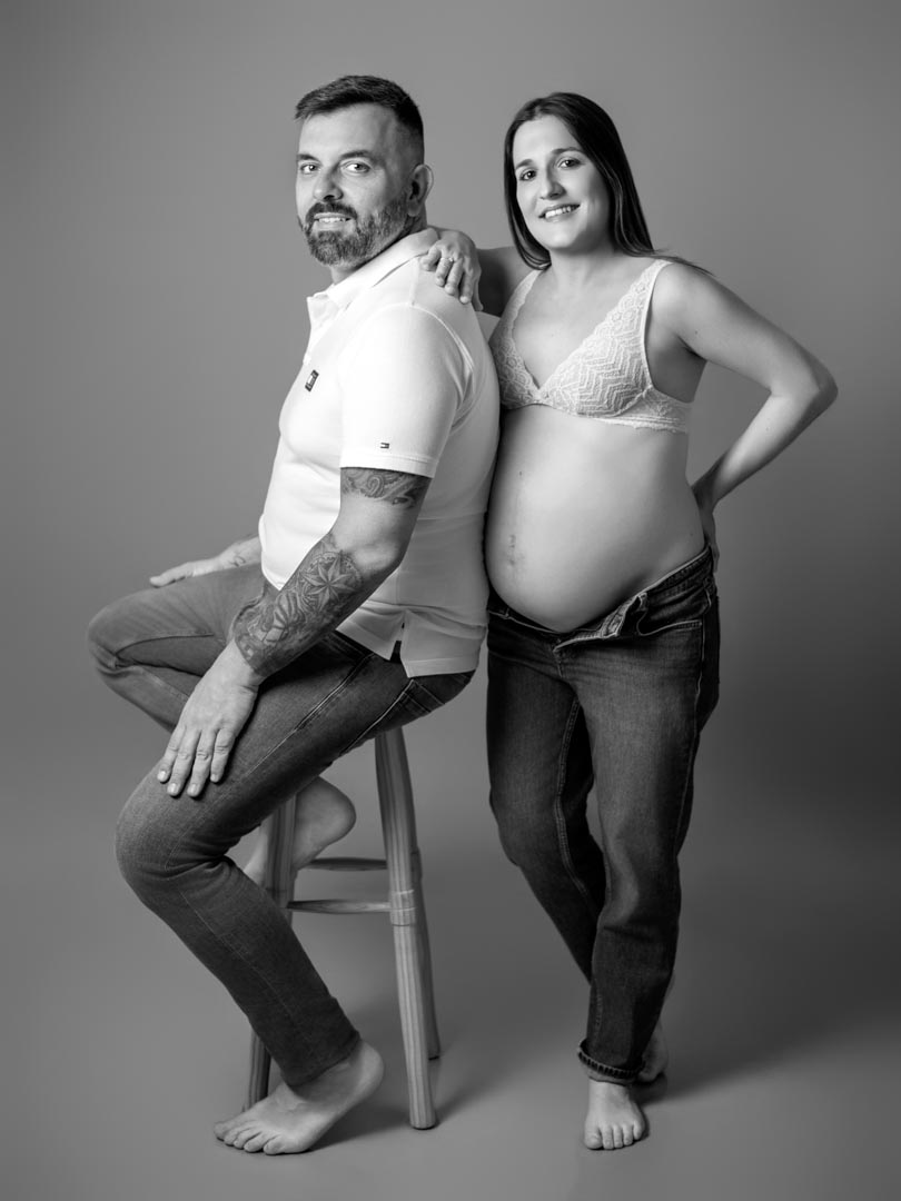 Fotografía de maternidad en estudio Tarragona